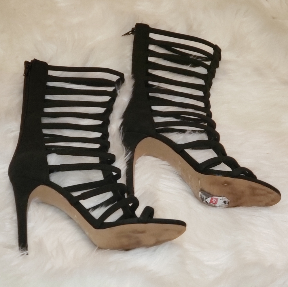 Heels - Picture 3 of 3